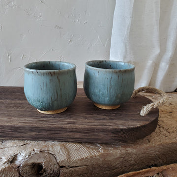 Set of 2 small cups