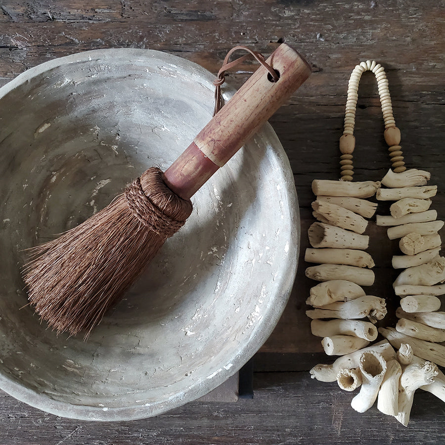 Coconut fiber mini broom