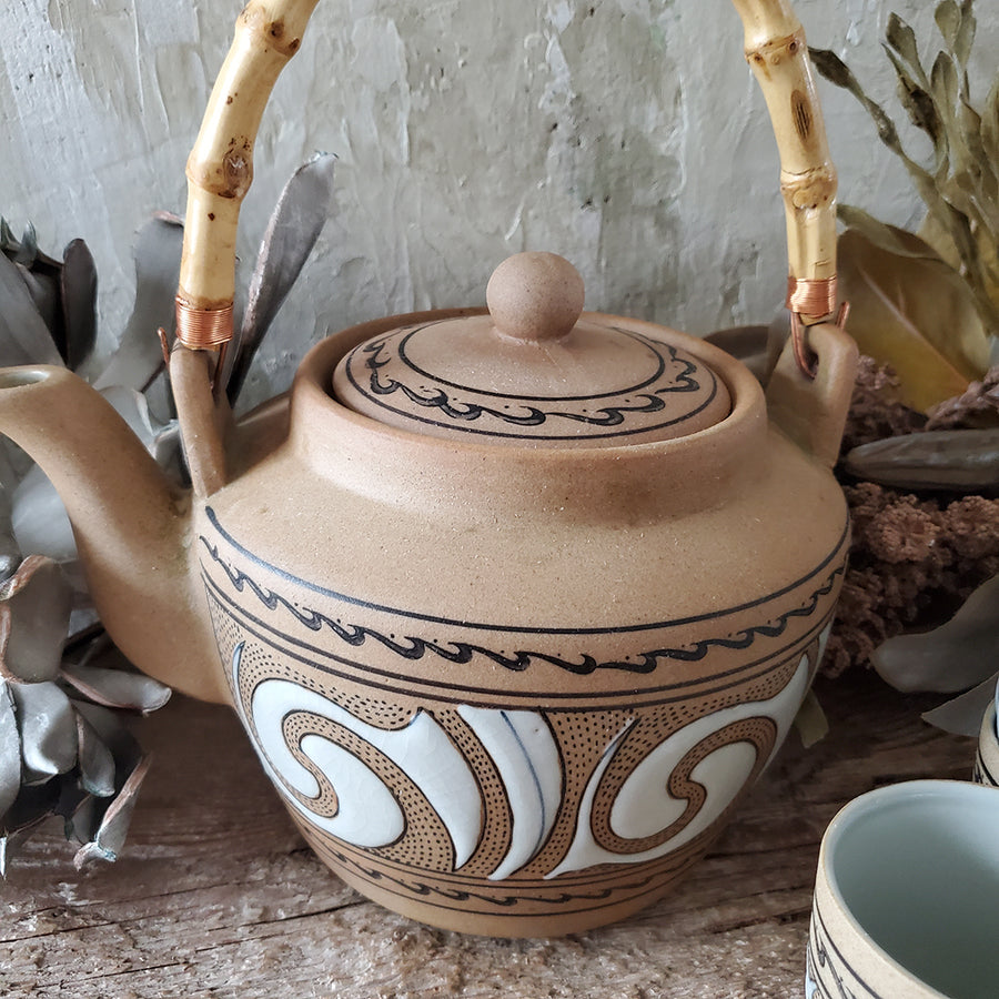 Tea Kettle Set (usable) with 4 Cups