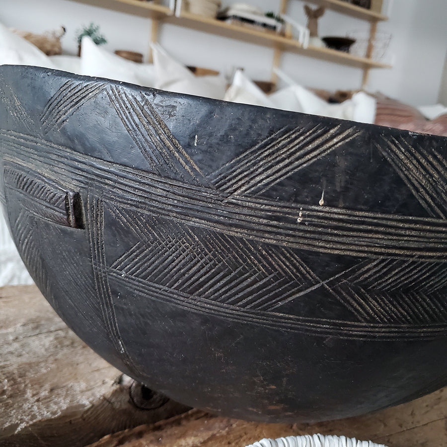 Large Vintage / Antique Wooden African Bowl | 19'' X 10''